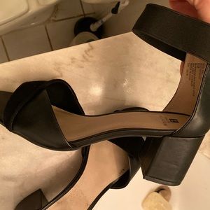 Leather suede chunky low heels with stretchy ankle